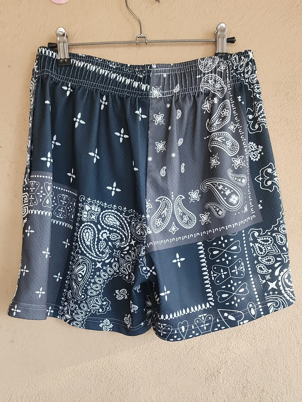 BRAVEST STUDIOS Mens Medium Mesh Shorts Paisley Patchwork Drawstring Gray White